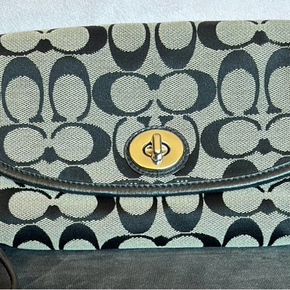 Coach Park Large Signature C Jacquard fabric print wristlet clutch like new!